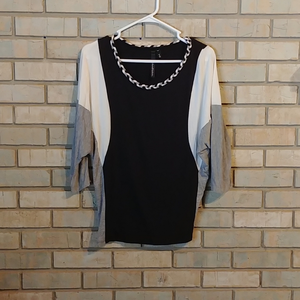 Women'sBlack, white and grey top